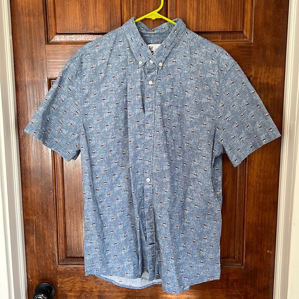 GAP Boat Print Short Sleeved Button Down Shirt